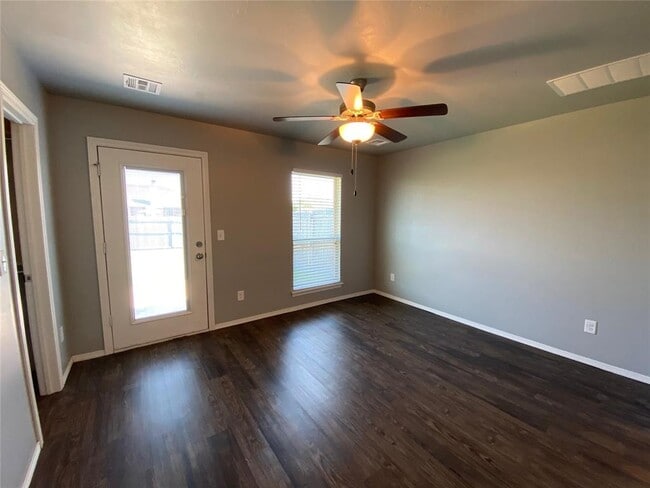 Building Photo - 491 Washington Ave NW