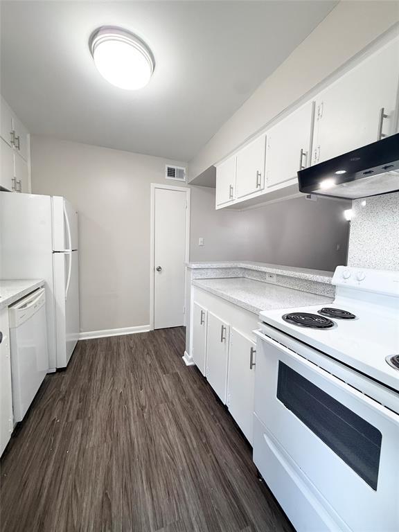 Building Photo - 500 Willow Dr