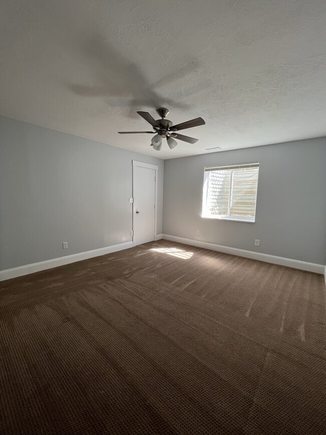 Building Photo - 315 W 500 S St