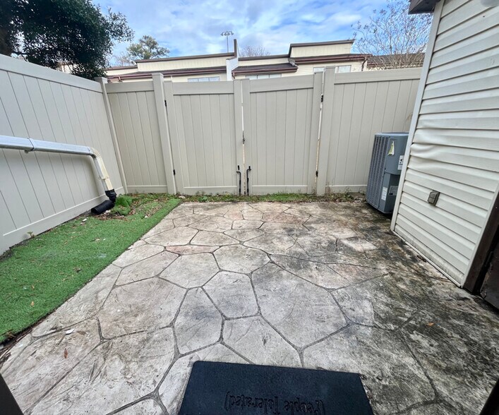 Building Photo - 1012 Possum Trot Rd