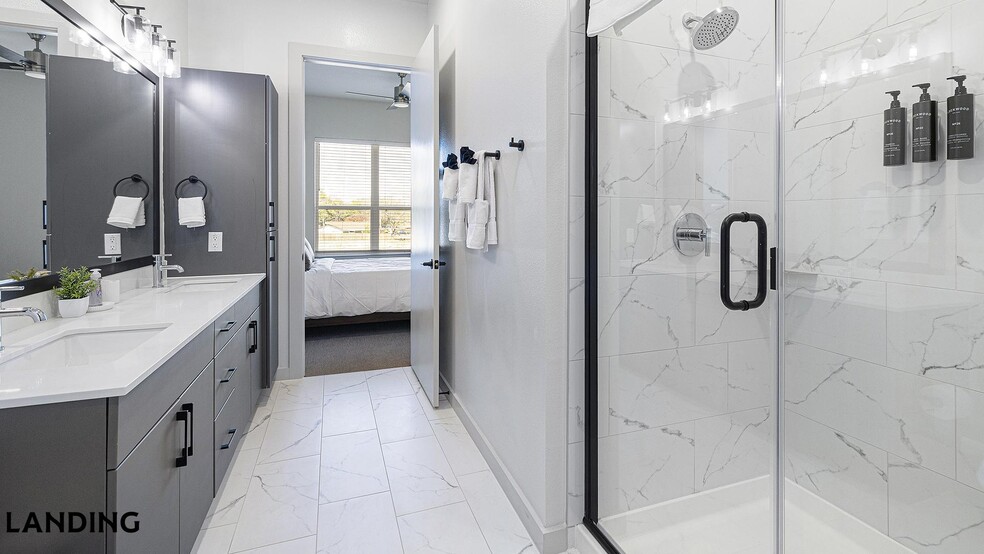 Building Photo - 1345 E 15th St