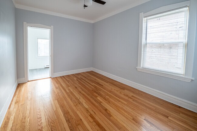 Building Photo - 1640 N Linder Ave