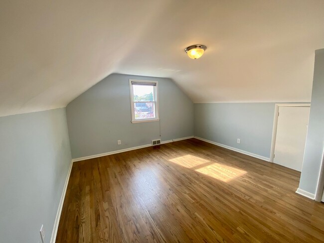 Building Photo - Cute Cape Cod in Forest Hills