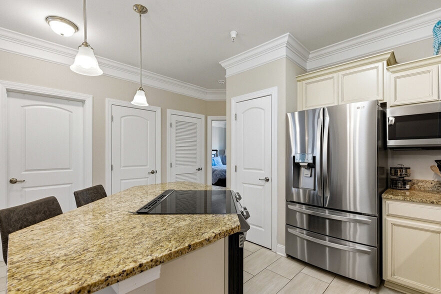 Building Photo - 150 Ella Kinley Cir