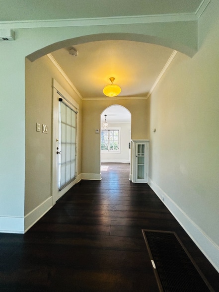 Building Photo - 444 S Euclid Ave