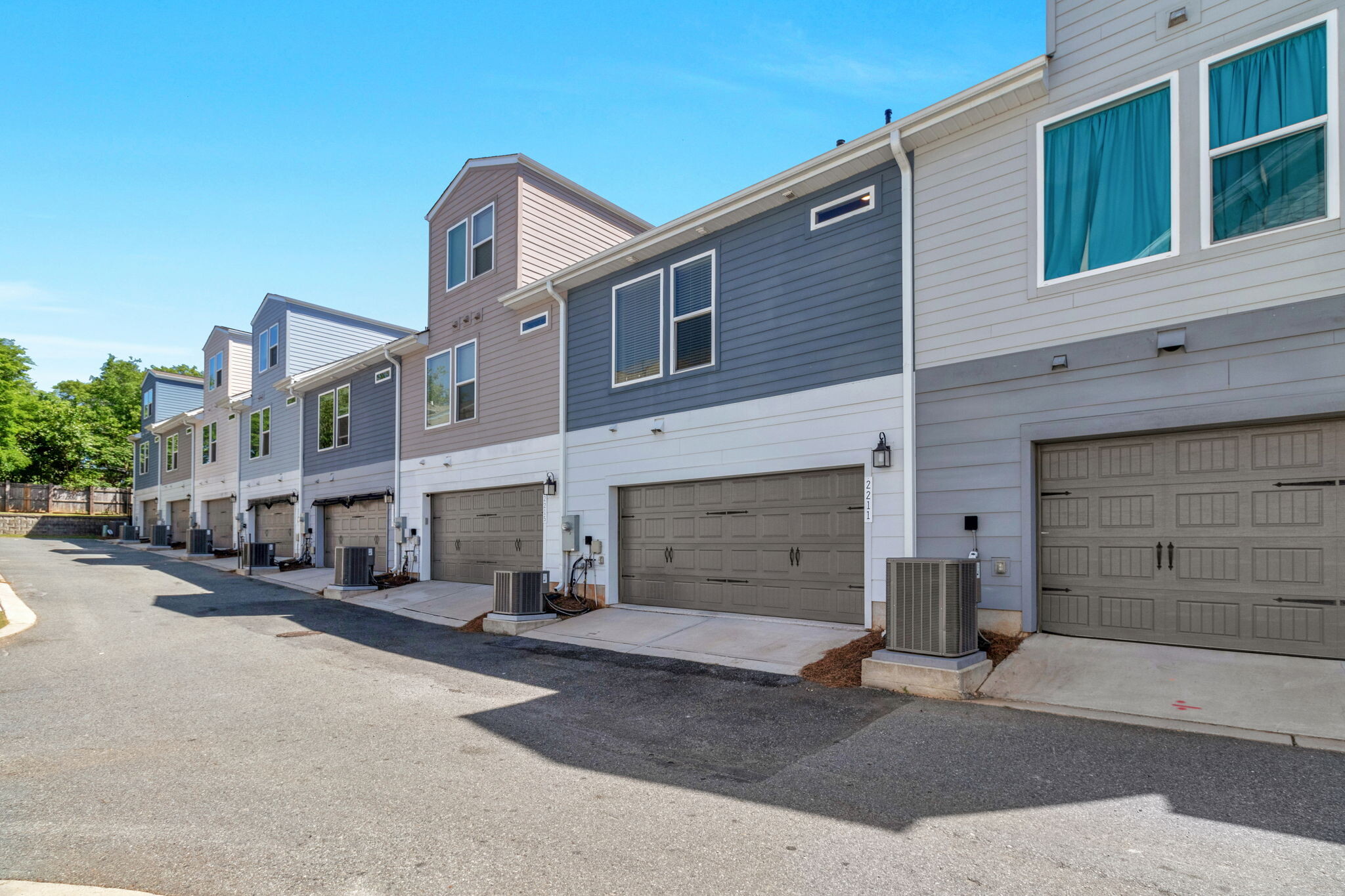 Building Photo - 2211 Statesville Ave
