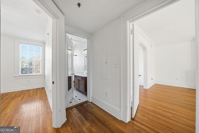 Building Photo - 2814 Peachtree Rd NW