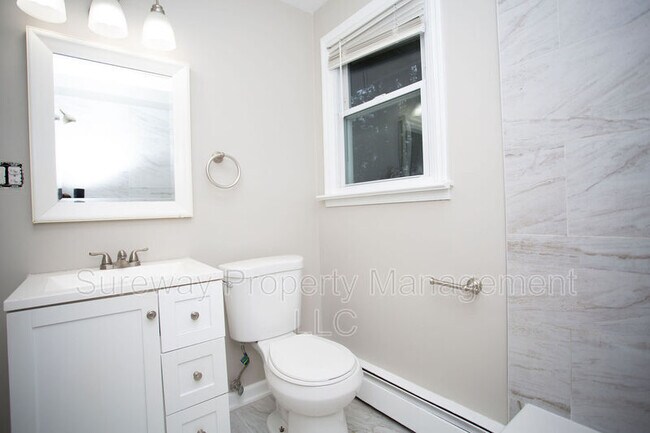 Building Photo - 19 Estate Rd