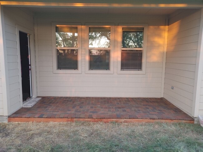 Building Photo - 1450 Cherrybark Dr