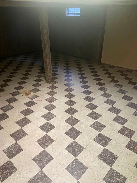 Building Photo - 1516 W 35th St