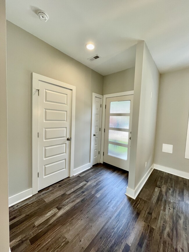 Building Photo - 55 Zentry Pl