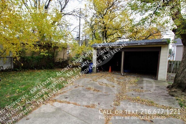 Building Photo - 4213 Biddulph-Lower