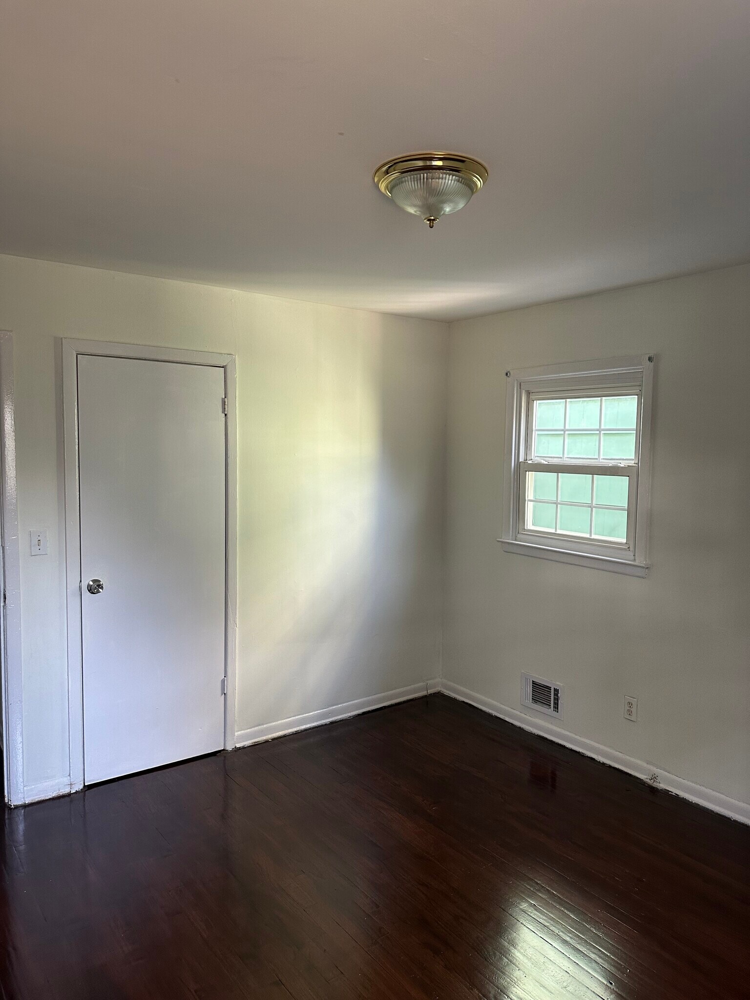 Building Photo - 36 Chester Ave