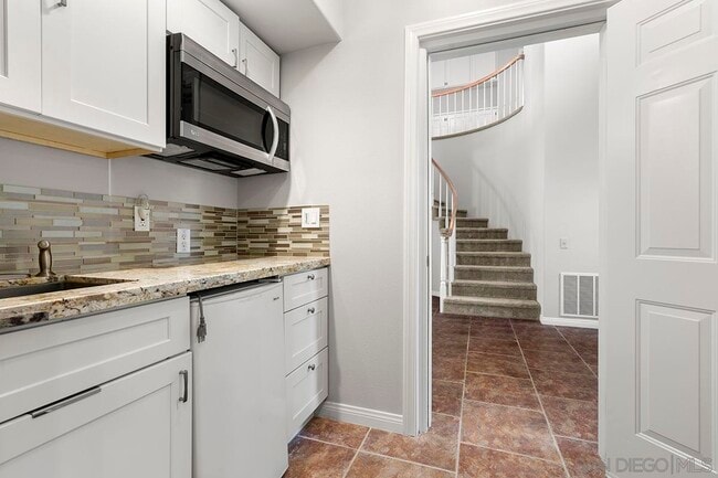 Building Photo - 4485 Sunset Bluffs Way