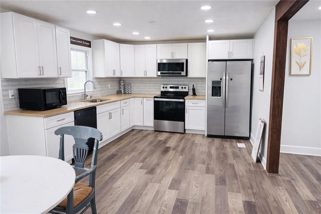 Building Photo - 3749 Pin Oak Cir