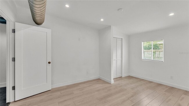 Building Photo - 2128 Sycamore Dr