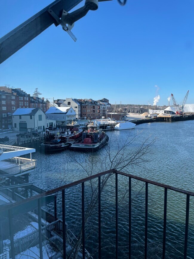 River View - 67 Bow St