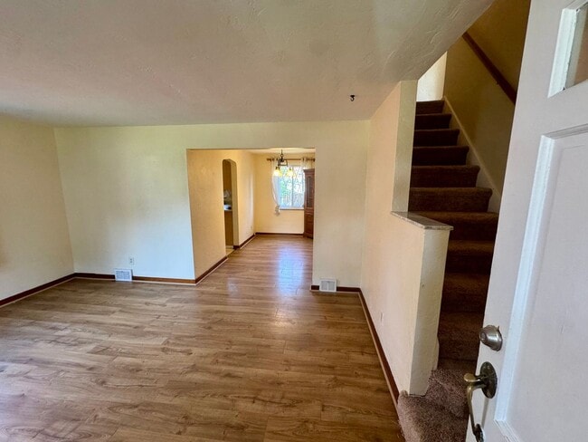 Building Photo - 1076 Thornwood Dr