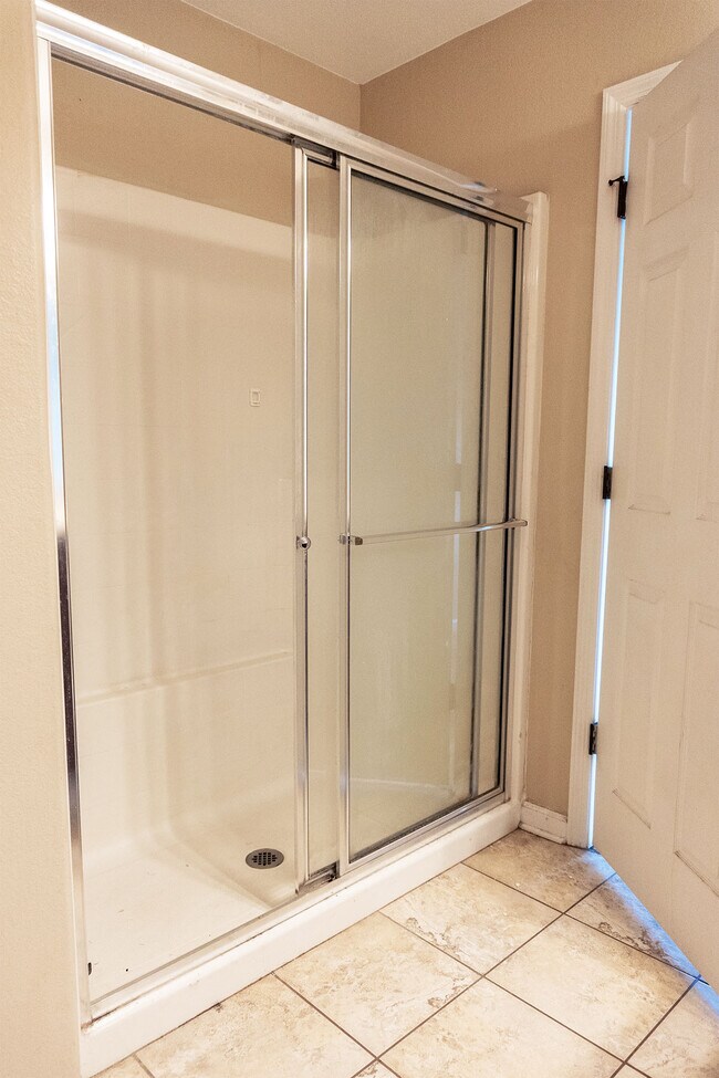 Building Photo - 2295 Del Carmel Way