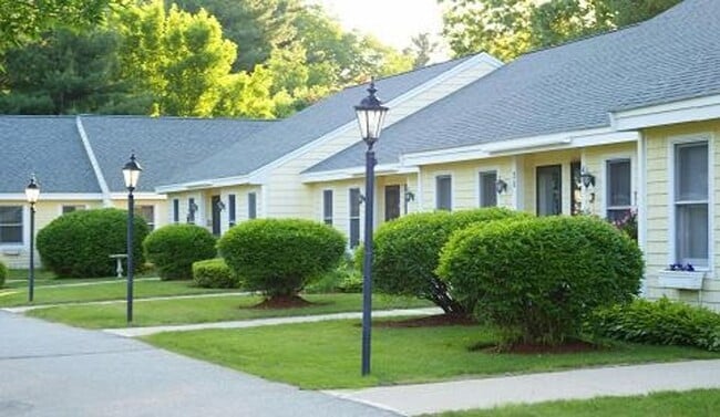 Interior Photo - Briston Manor West
