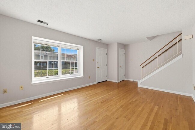 Building Photo - 504 Tudor Dr