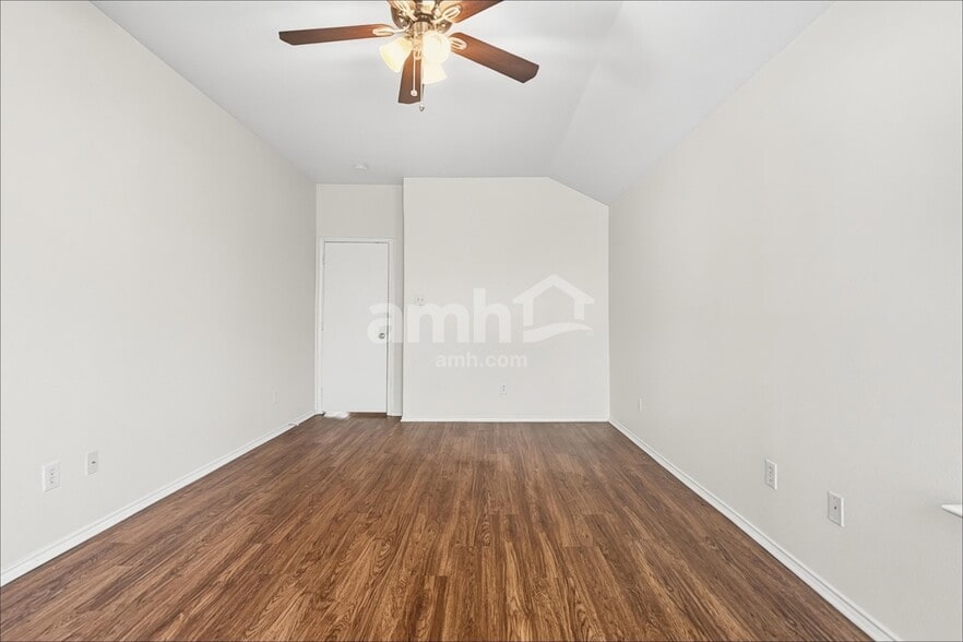 Building Photo - 4000 Hidden Meadow Ct