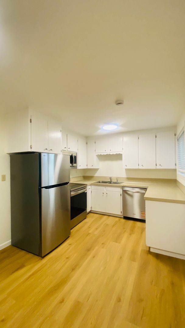 Building Photo - Remodeled 2BR w/ Garage, Fenced Yard & Stainless Steel Appliances