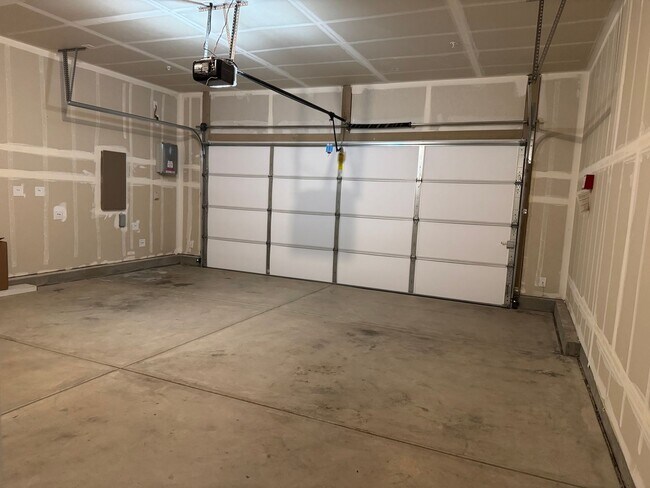 Building Photo - 3024 Red Canard Wy