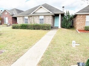 Building Photo - 8753 Jamac Ln