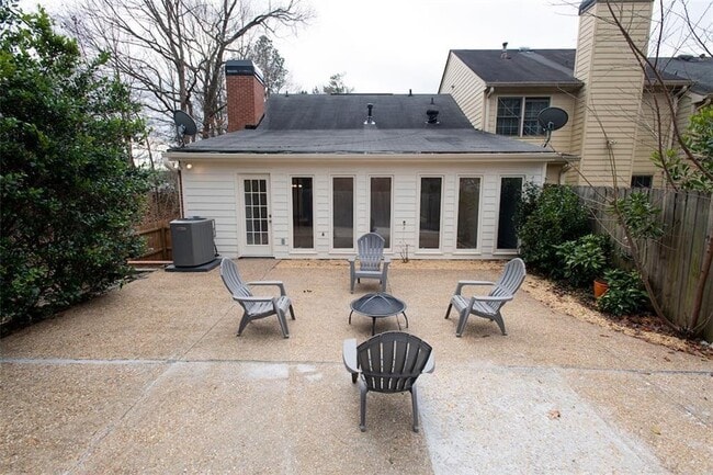 Building Photo - 470 Forestgate Ct