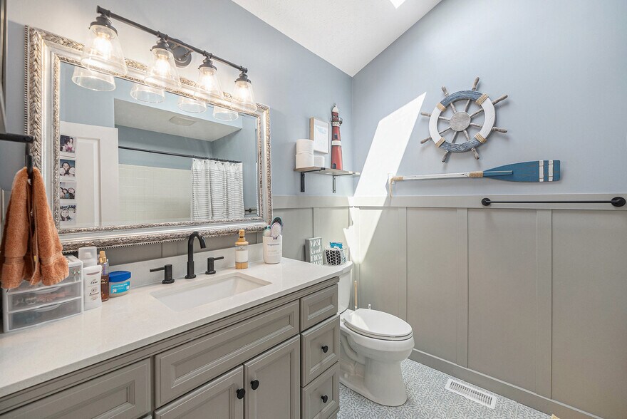 Building Photo - 3738 Burr Oak Dr