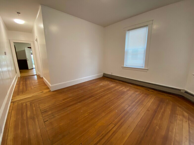 Building Photo - 61 Pembroke Ave