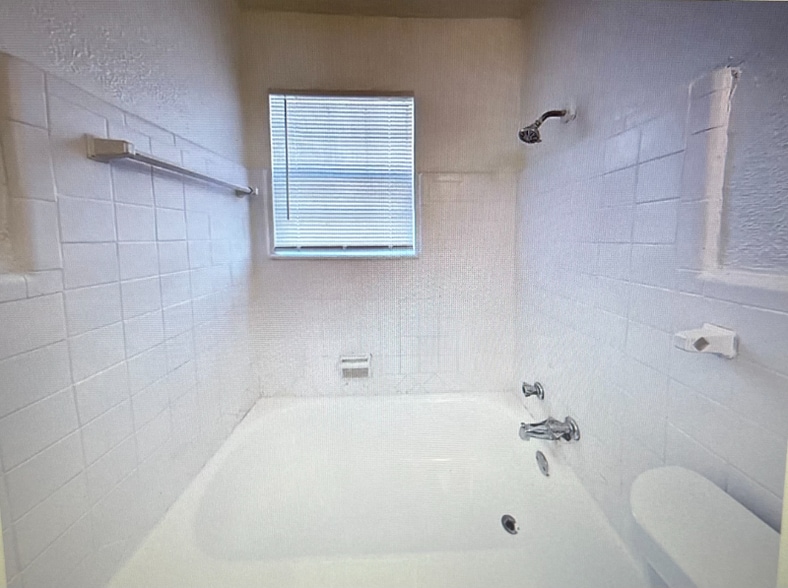 Building Photo - 2805 Carter St