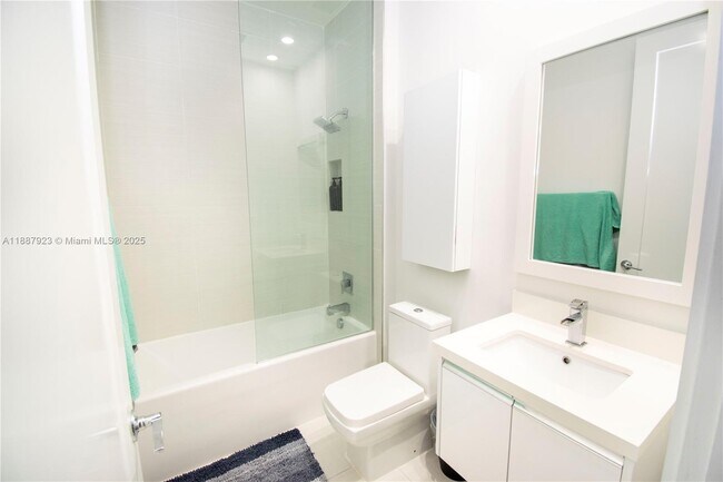 Building Photo - 6320 NW 104th Path