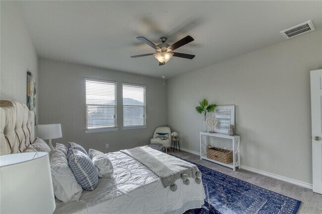 Building Photo - 173 Flexus Ln