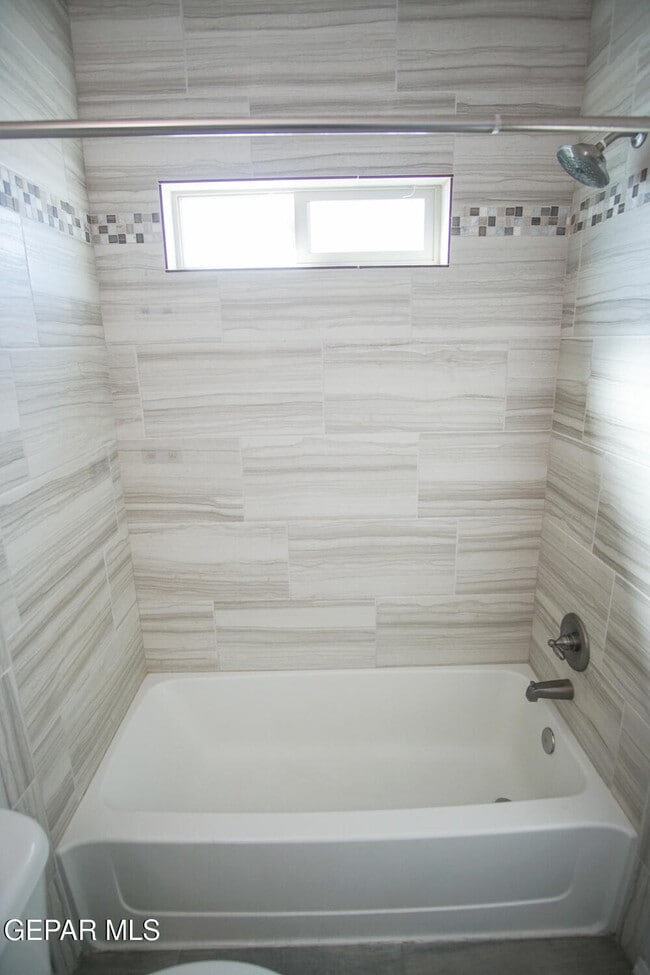 Building Photo - 12874 Woolstone Dr