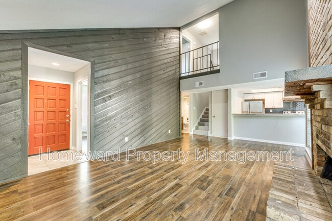 Building Photo - 2211 Heritage Cir