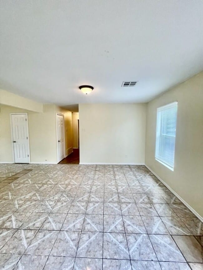 Building Photo - 1342 N 64th St