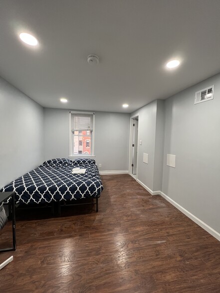 Building Photo - 3820 Hamilton St