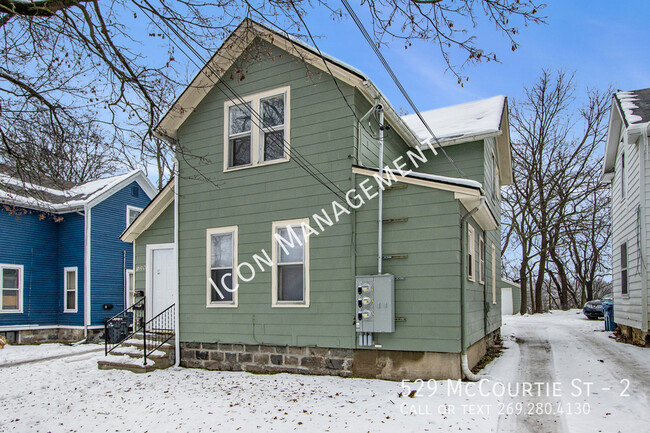 Building Photo - 1 bedroom w/ washer and dryer!