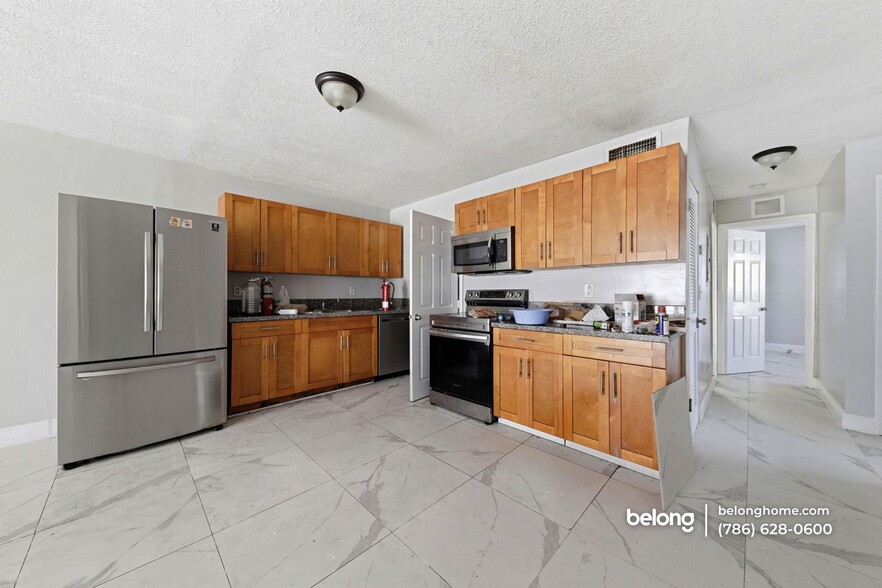 Building Photo - 5700 NW 28th St