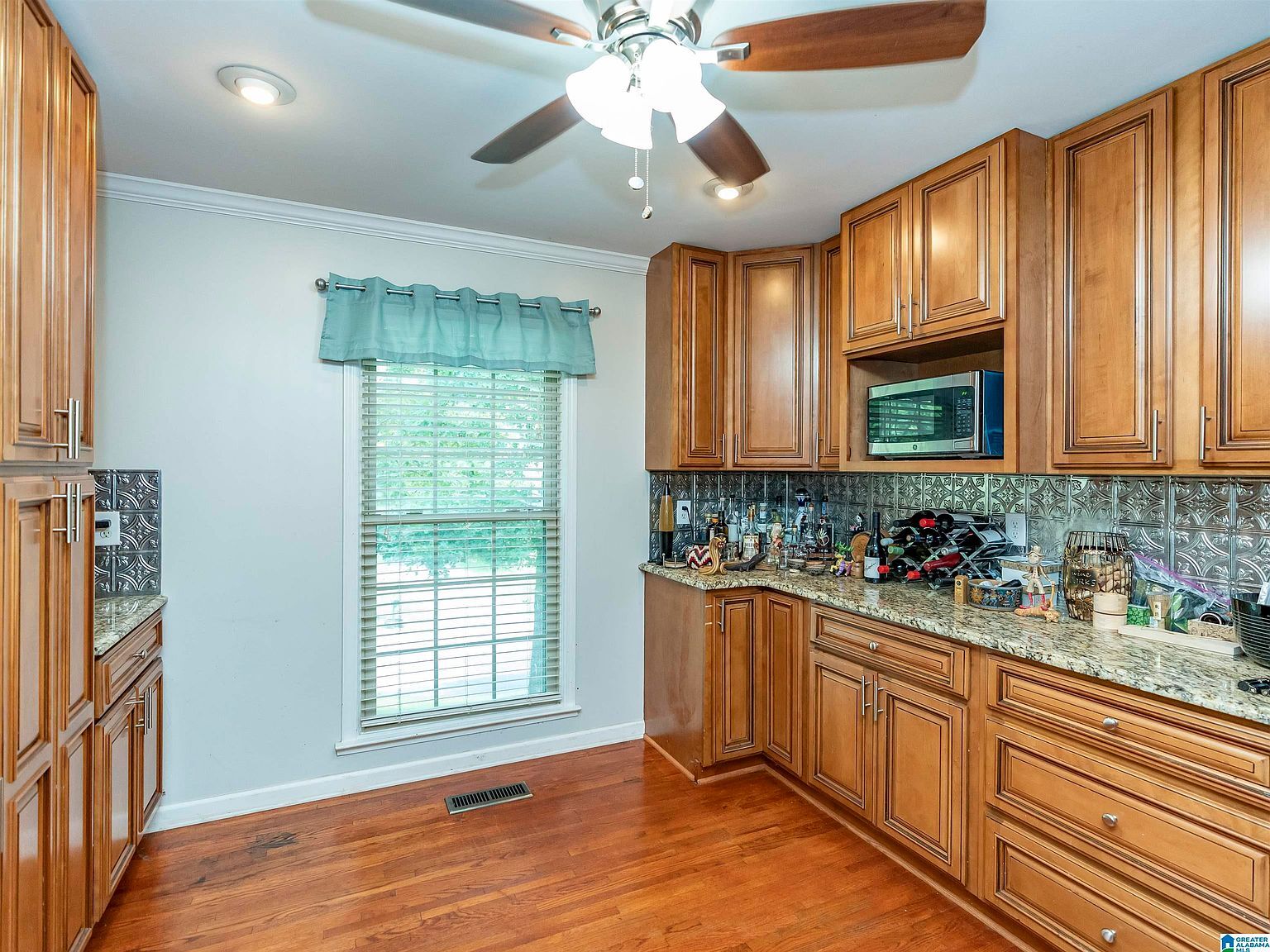 Building Photo - 2614 Royal Cir