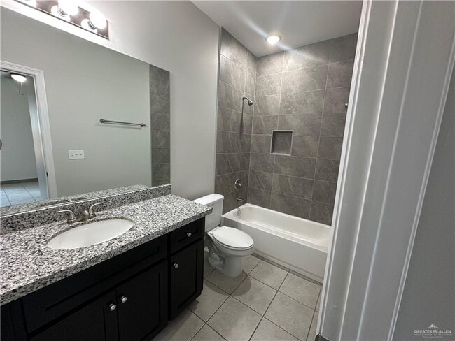 Building Photo - 2426 S Vly Cir
