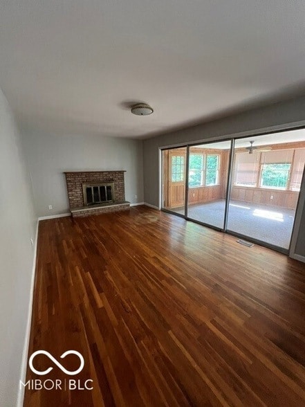 Building Photo - 628 Ash Dr