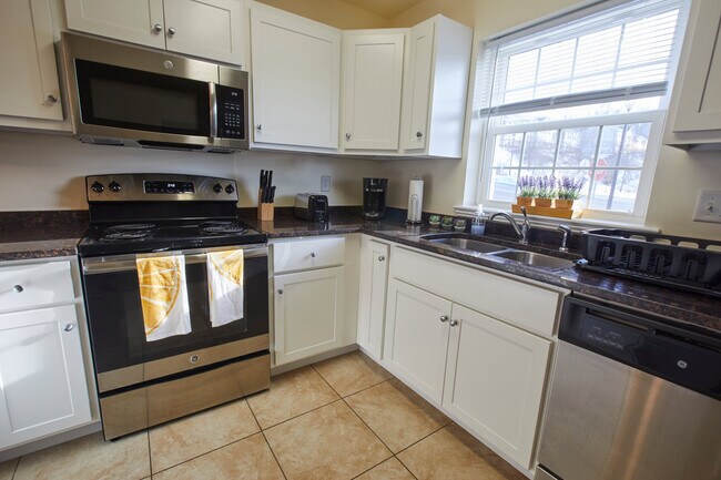 Building Photo - 518 Aisha Way