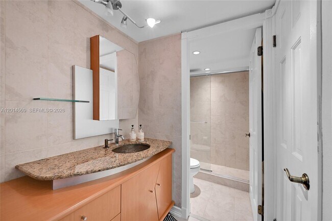 Building Photo - 6039 Collins Ave
