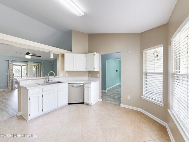 Building Photo - 2084 Frogmore Dr
