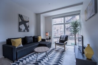 Building Photo - 900 Beacon St