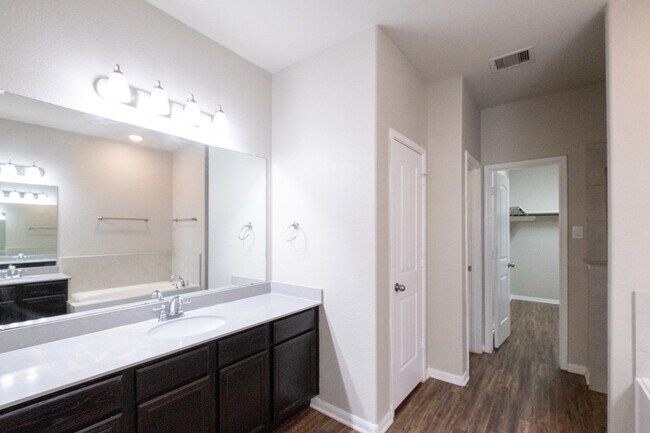 Building Photo - 17039 Amarose Dr