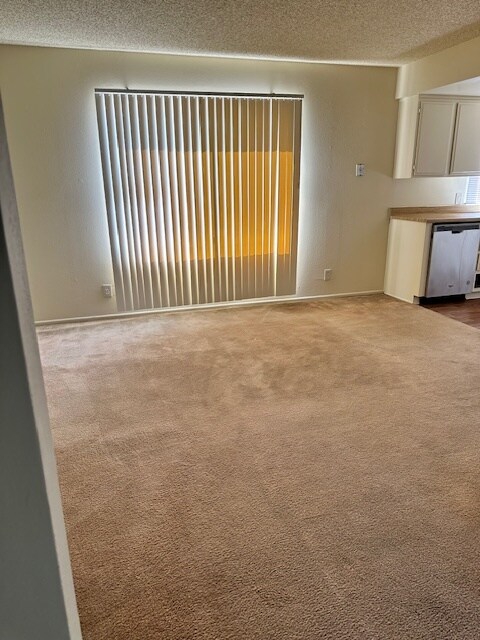 Building Photo - 215 Hudson S Ave